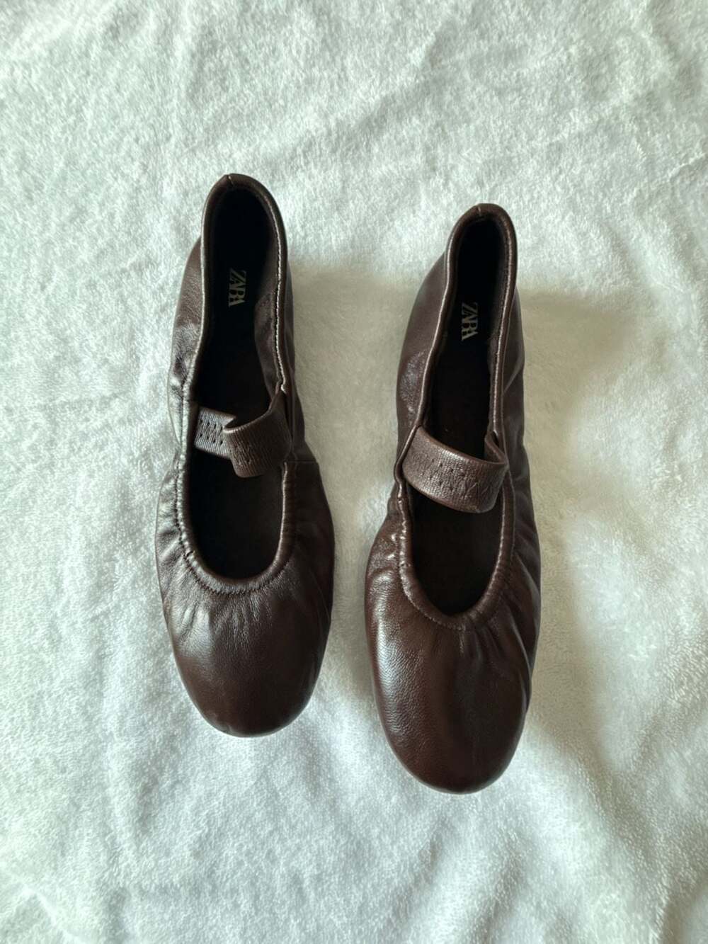 Zara Leather Ballerinas with Elastic Strap in Brown